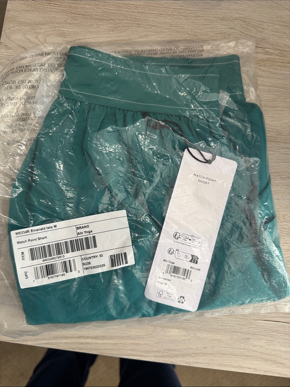 NWT-ALO Yoga Emerald Green Maych Point Shorts size Medium - Picture 7 of 7